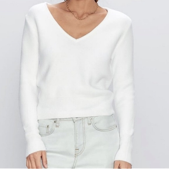 Zara Sweaters - ZARA White Fuzzy V-Neck Cropped Sweater Small